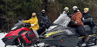 Катание на снегоходах Катание на снегоходах