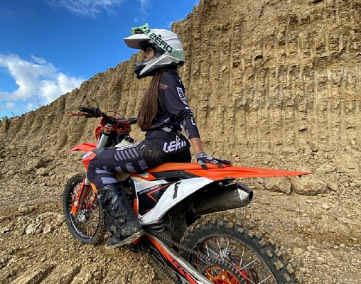 Прокат мотоциклов. Подарочные сертификаты Ultra Подарки Саранск. Купить оригинальный подарок или подарочный сертификат на Прокат мотоциклов. Сервис UltraPodarki.ru Саранск 8 800 505 95 30. 