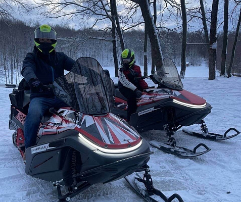 Катание на снегоходах в Саранске в подарок. Сервис Ultra Подарки
. Подарочный сертификат на катание на снегоходах в Саранске с друзьями. Закажите прокат снегоходов в подарок для мужчины по привлекательным ценам. Живописные маршруты для езды на снегоходах это отличная возможность активного отдыха. Сервис UltraPodarki.ru 8 800 505 95 30. катание на снегоходах, подарочный сертификат на катание на снегоходе, прокат снегоходов, прокат снегоходов Саранск, катание на снегоходах Саранск, езда на снегоходе