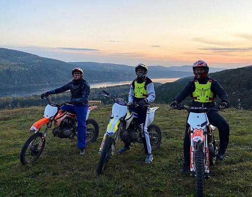 Прокат мотоциклов. Подарочные сертификаты Ultra Подарки Саранск. Купить оригинальный подарок или подарочный сертификат на Прокат мотоциклов. Сервис UltraPodarki.ru Саранск 8 800 505 95 30. 