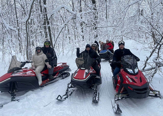 Катание на снегоходах в Саранске в подарок. Сервис Ultra Подарки
. Подарочный сертификат на катание на снегоходах в Саранске с друзьями. Закажите прокат снегоходов в подарок для мужчины по привлекательным ценам. Живописные маршруты для езды на снегоходах это отличная возможность активного отдыха. Сервис UltraPodarki.ru 8 800 505 95 30. катание на снегоходах, подарочный сертификат на катание на снегоходе, прокат снегоходов, прокат снегоходов Саранск, катание на снегоходах Саранск, езда на снегоходе