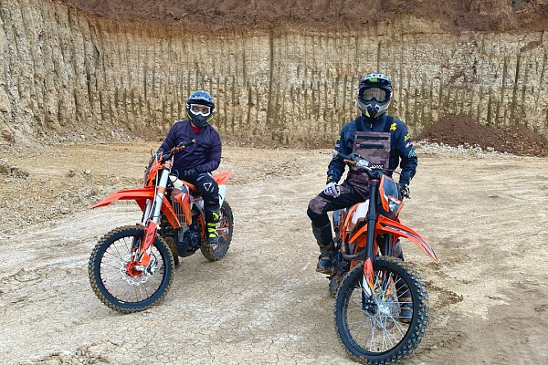 Прокат мотоциклов. Подарочные сертификаты Ultra Подарки Саранск. Купить оригинальный подарок или подарочный сертификат на Прокат мотоциклов. Сервис UltraPodarki.ru Саранск 8 800 505 95 30. 