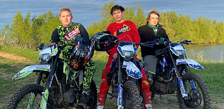 Катание на мотоциклах Катание на мотоциклах